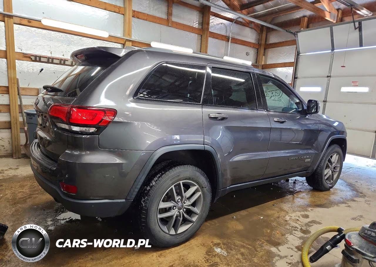 2017 Jeep Grand Cherokee Laredo VIN:1C4RJFAG1HC678348 - 3
