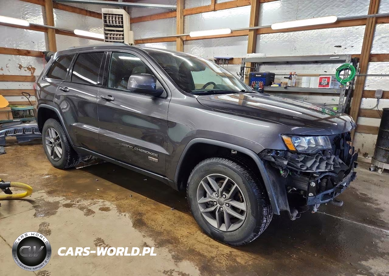 2017 Jeep Grand Cherokee Laredo VIN:1C4RJFAG1HC678348 - 4
