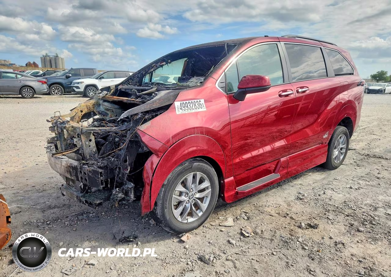 2022 Toyota Sienna Xle – zdjęcie 1 z 13