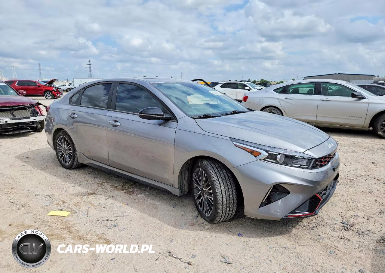 2023 Kia Forte Gt Line VIN:3KPF54AD3PE534647 - 4