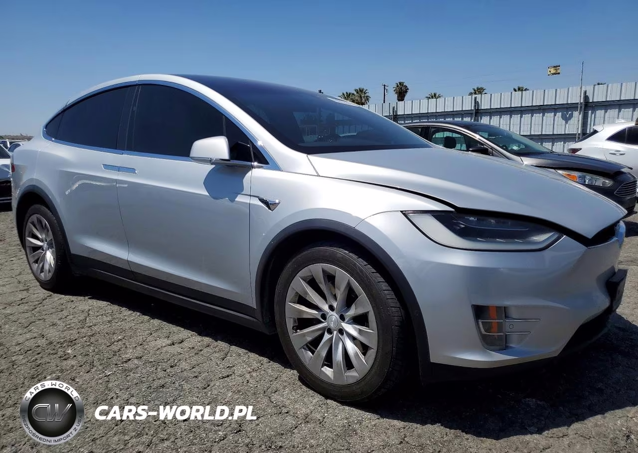 2017 Tesla Model X VIN:5YJXCBE25HF038137 - 4
