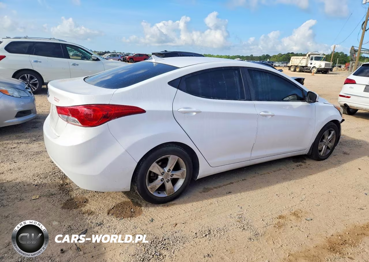 2013 Hyundai Elantra Gls VIN:5NPDH4AE6DH285601 - 3