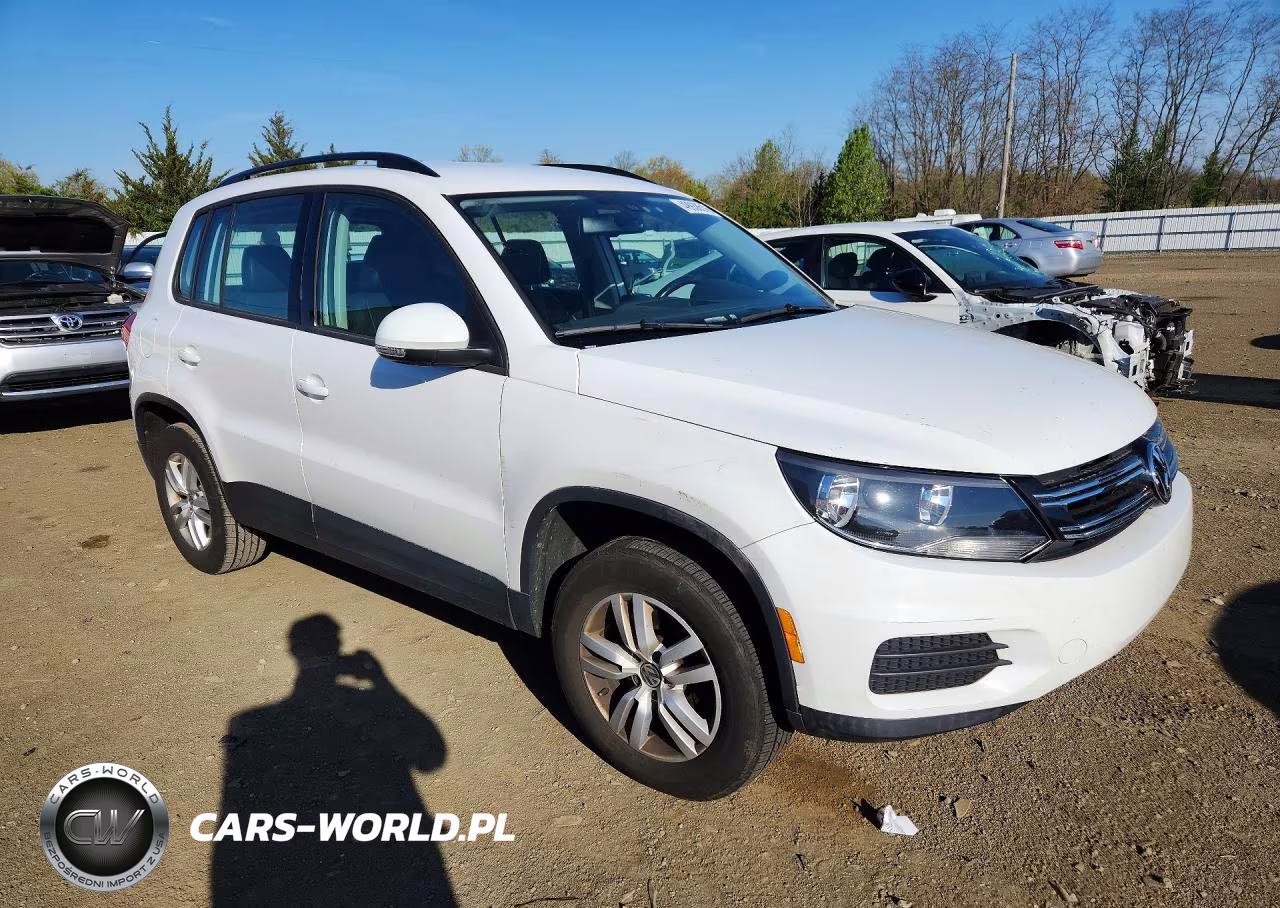 2017 Volkswagen Tiguan S VIN:WVGAV7AX5HK015972 - 4