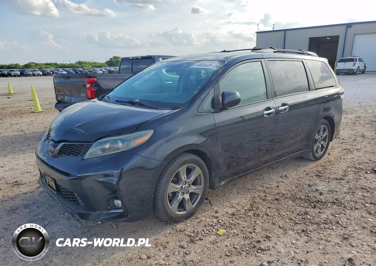 2018 Toyota Sienna Se 8-Passenger