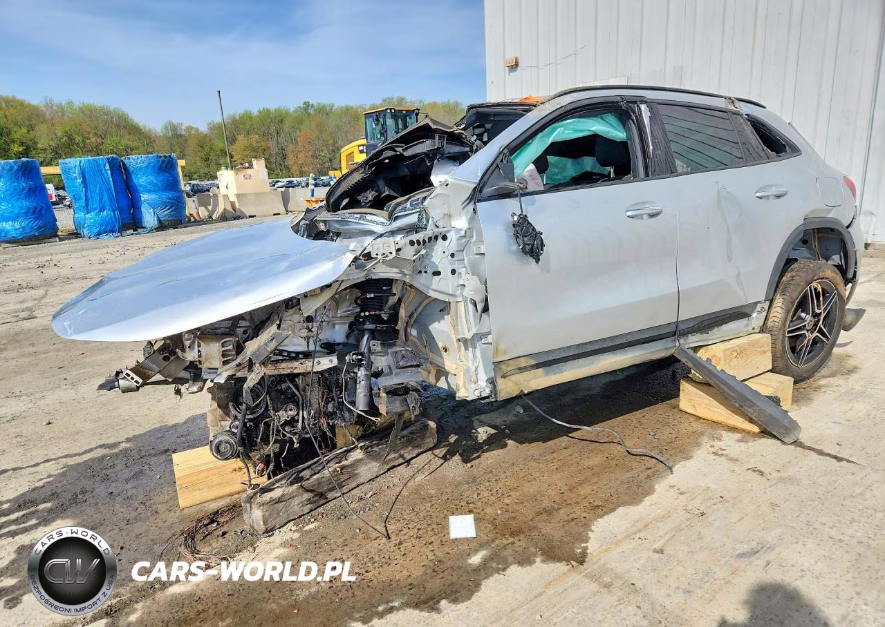 2022 Mercedes-Benz Gla 250 4Matic – zdjęcie 1 z 13