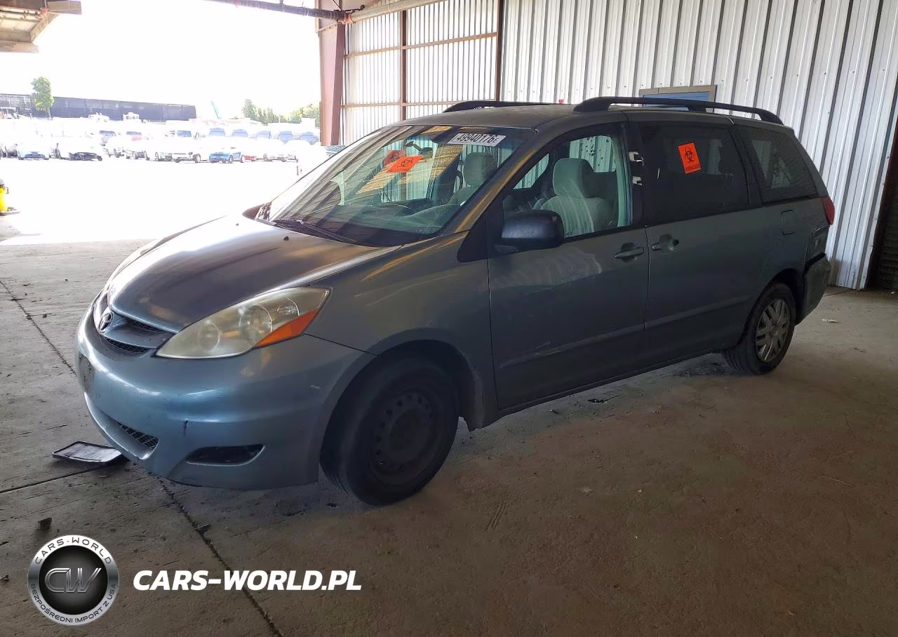 2009 Toyota Sienna Le 8-Passenger