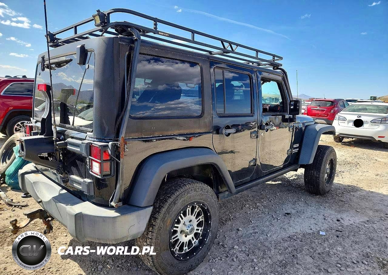 2012 Jeep Wrangler Unlimited Sport VIN:1C4BJWDG8CL214379 - 3