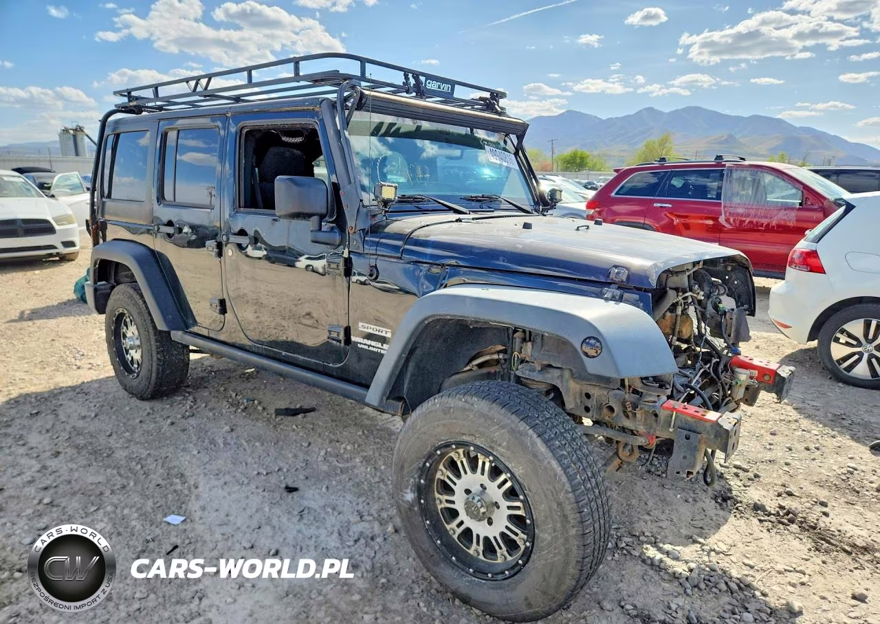 2012 Jeep Wrangler Unlimited Sport VIN:1C4BJWDG8CL214379 - 4