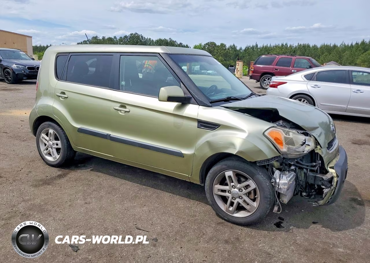 2011 Kia Soul + VIN:KNDJT2A26B7249937 - 4