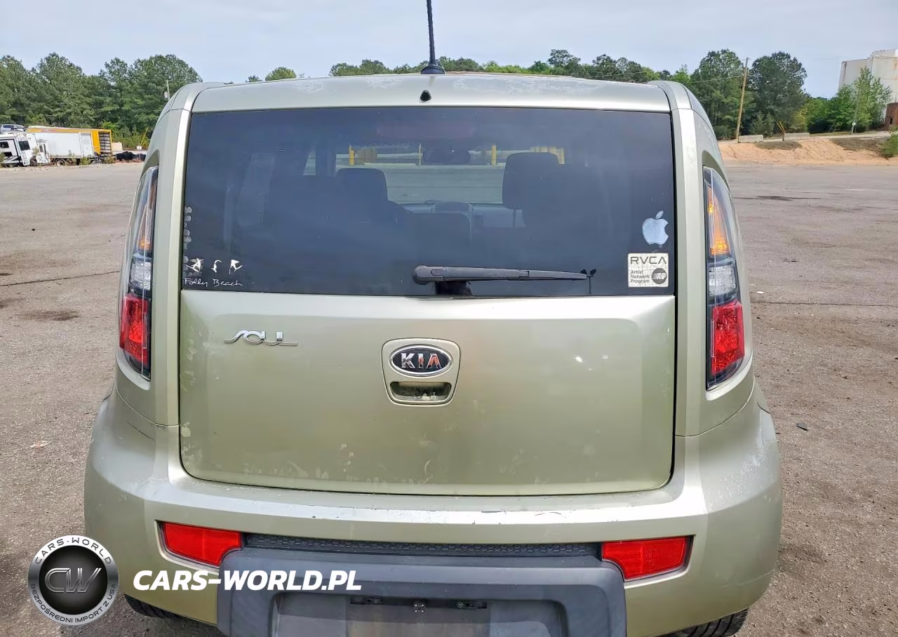2011 Kia Soul + VIN:KNDJT2A26B7249937 - 6