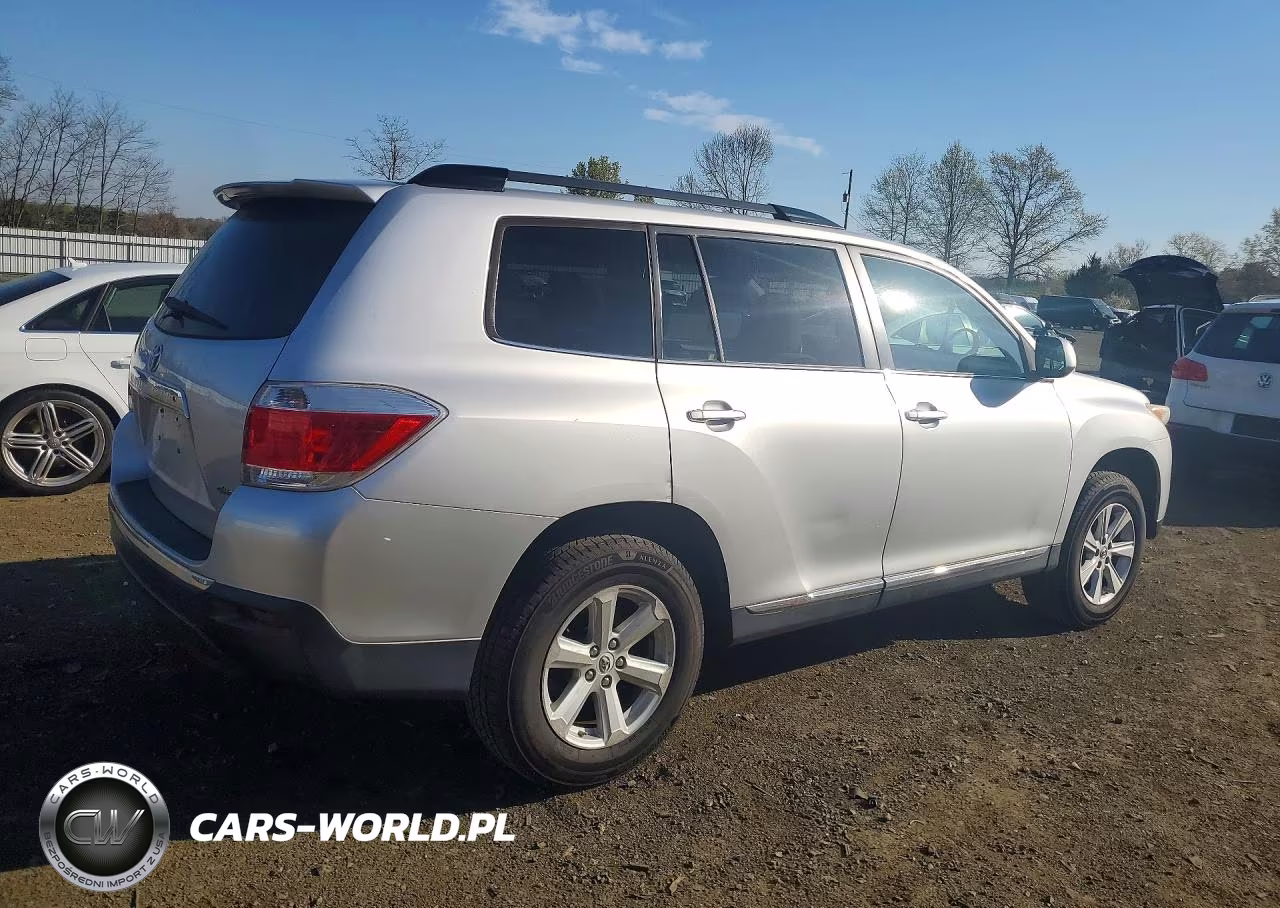 2013 Toyota Highlander Plus VIN:5TDBK3EH6DS190554 - 3