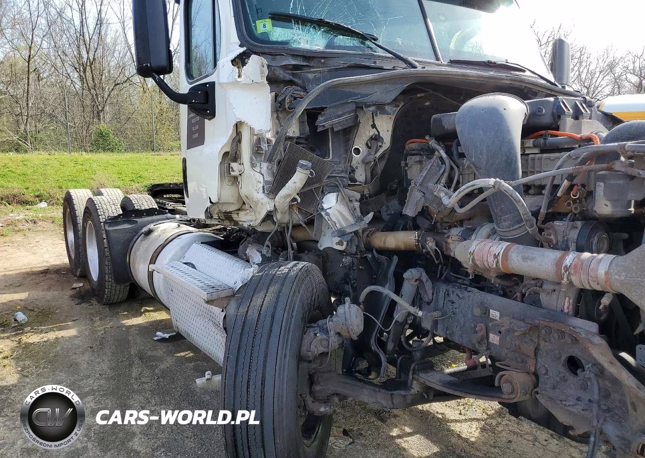 2015 Freightliner Cascadia 125 VIN:3AKJGEDV2FSGB5803 - 9
