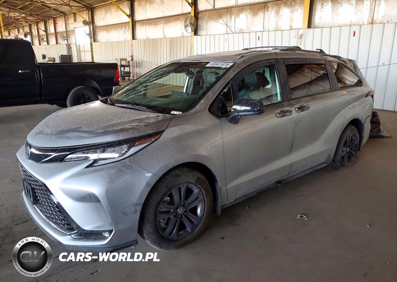 2025 Toyota Sienna Xse