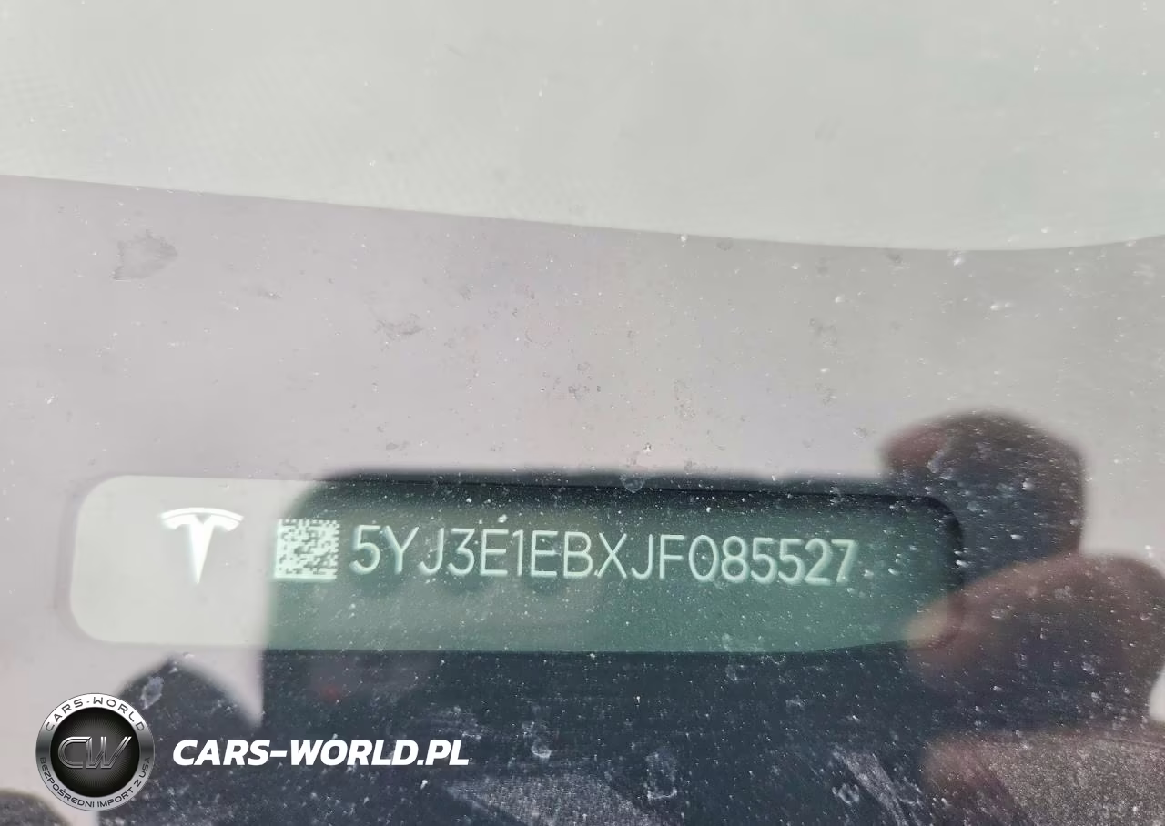 2018 Tesla Model 3 VIN:5YJ3E1EBXJF085527 - 12