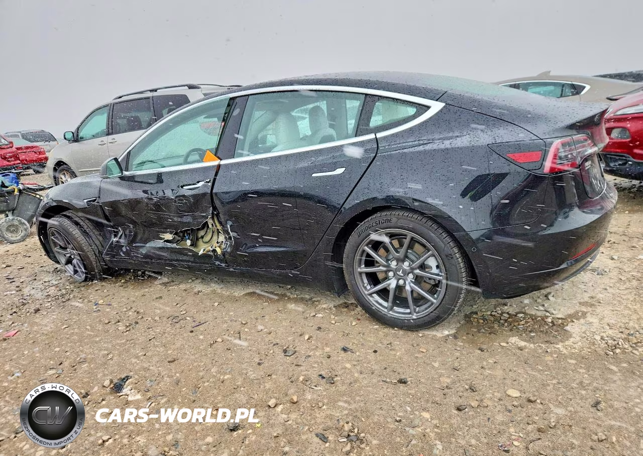 2018 Tesla Model 3 VIN:5YJ3E1EBXJF085527 - 2