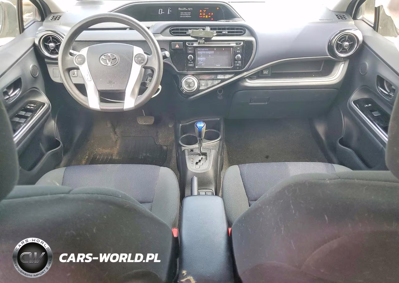 2015 Toyota Prius C Two VIN:JTDKDTB33F1576559 - 8