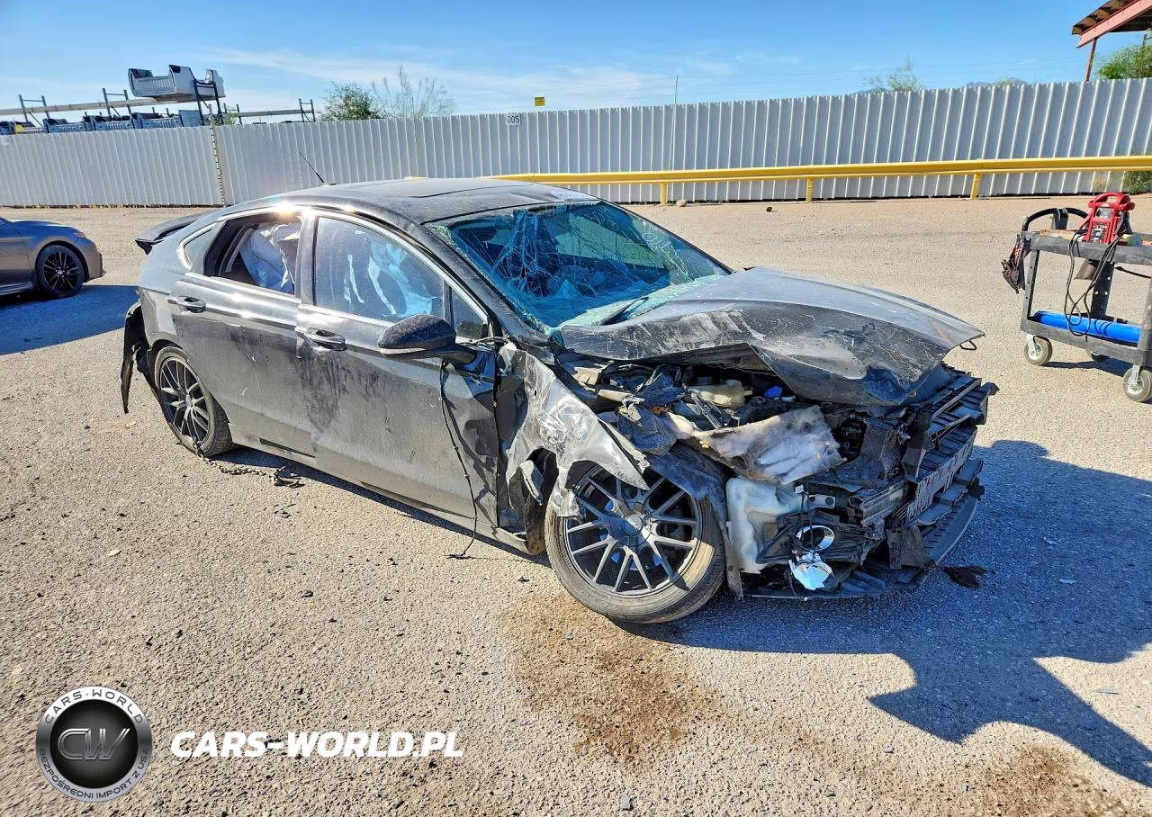 2015 Ford Fusion Titanium VIN:3FA6P0K90FR297710 - 4