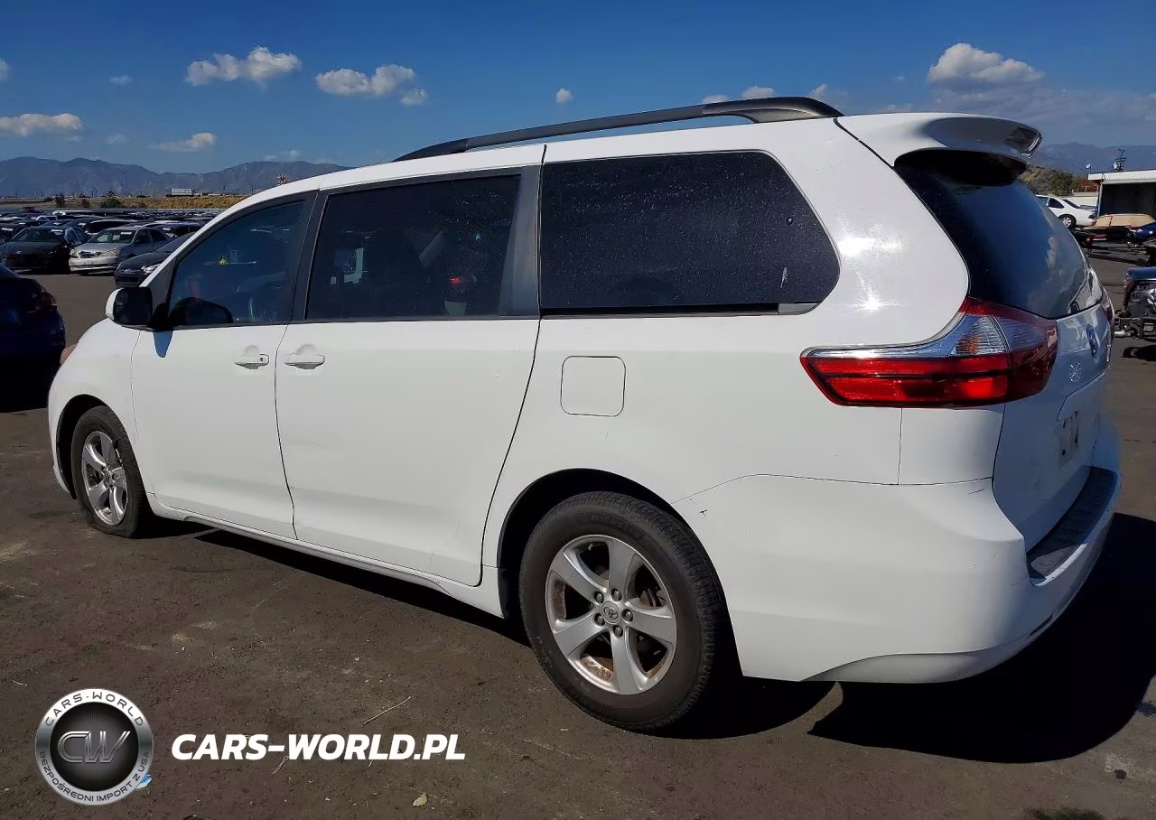 2017 Toyota Sienna Le VIN:5TDKZ3DC1HS829348 - 2