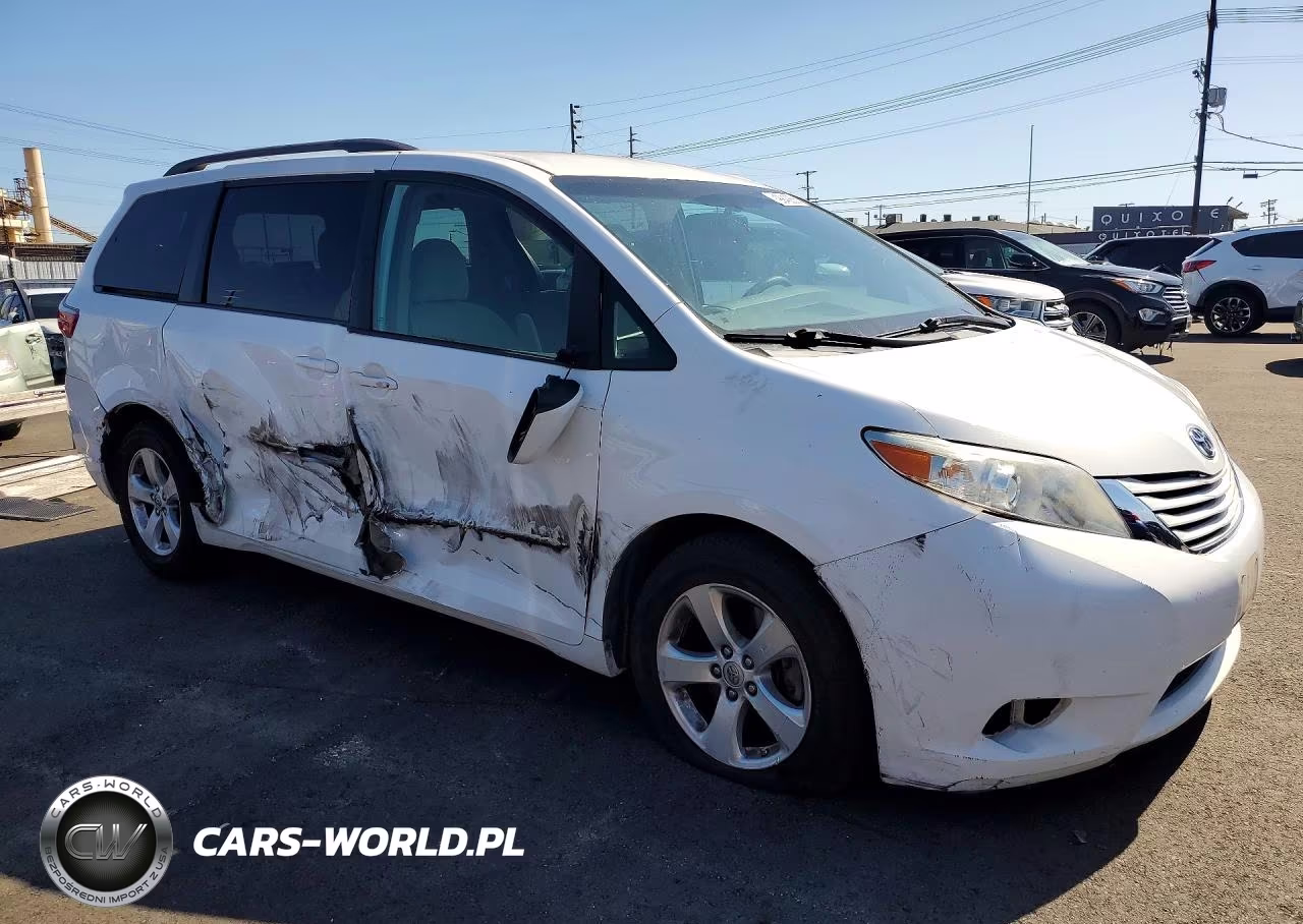 2017 Toyota Sienna Le VIN:5TDKZ3DC1HS829348 - 4