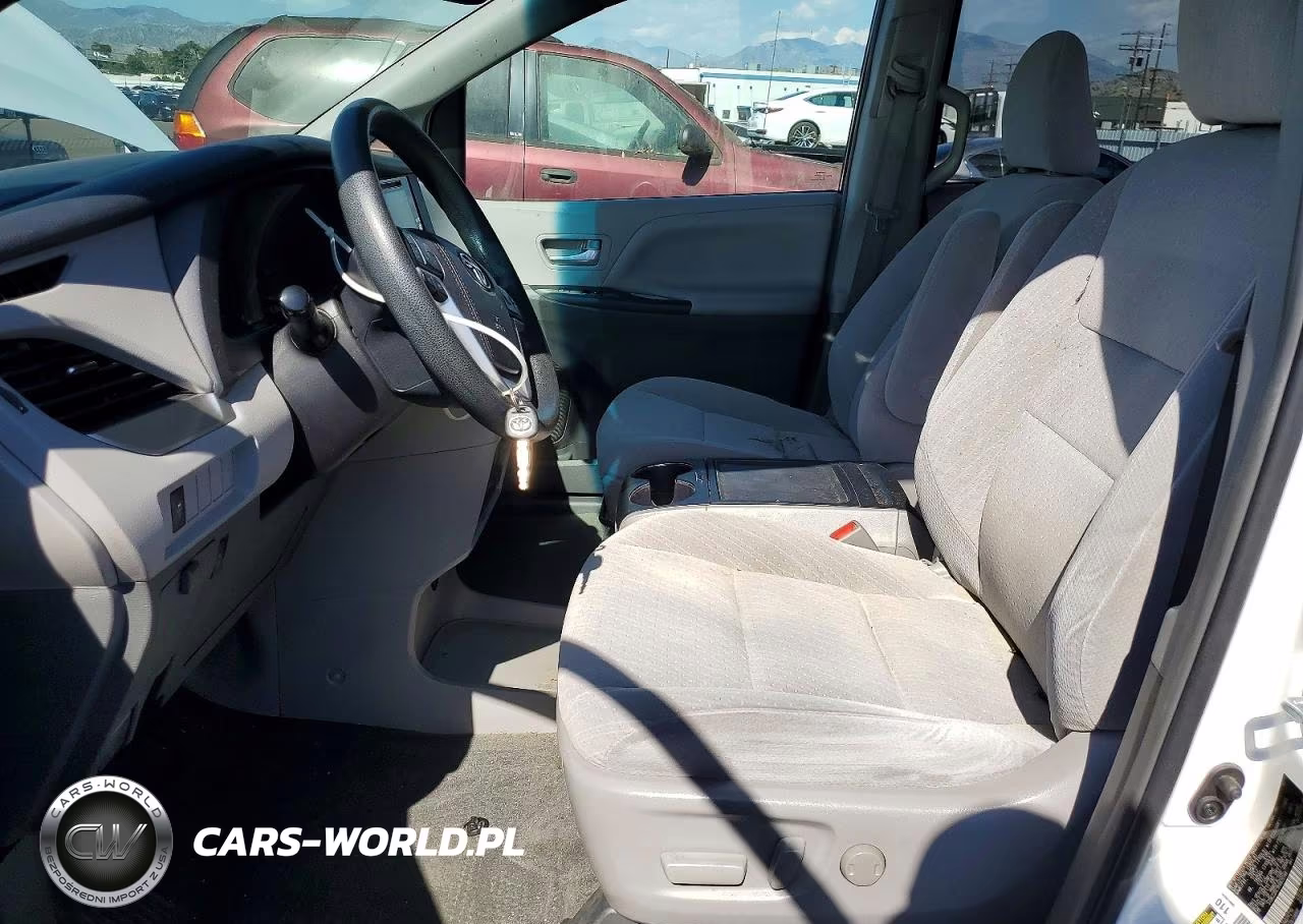 2017 Toyota Sienna Le VIN:5TDKZ3DC1HS829348 - 7