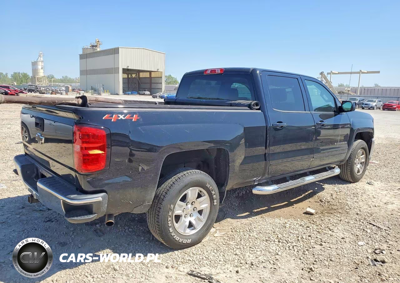 2018 Chevrolet Silverado K1500 Lt VIN:3GCUKREC1JG426053 - 3