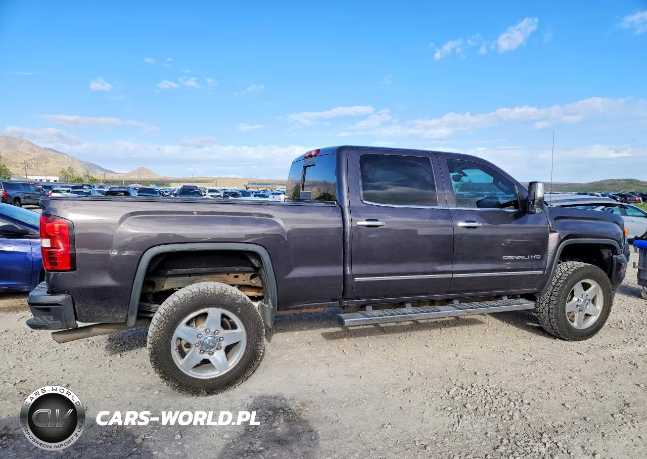 2015 GMC Sierra K2500 Denali VIN:1GT120EG1FF165095 - 3
