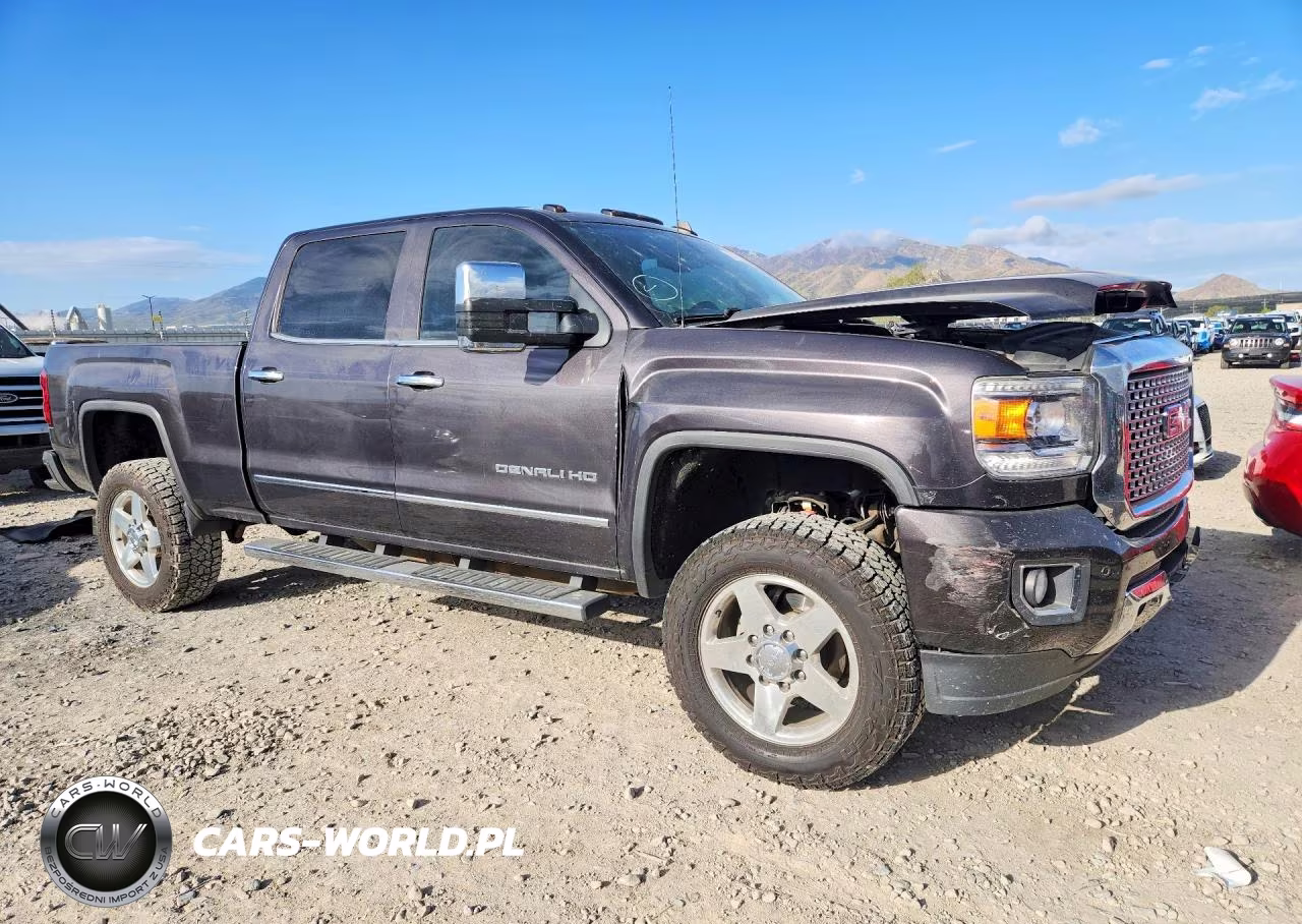 2015 GMC Sierra K2500 Denali VIN:1GT120EG1FF165095 - 4
