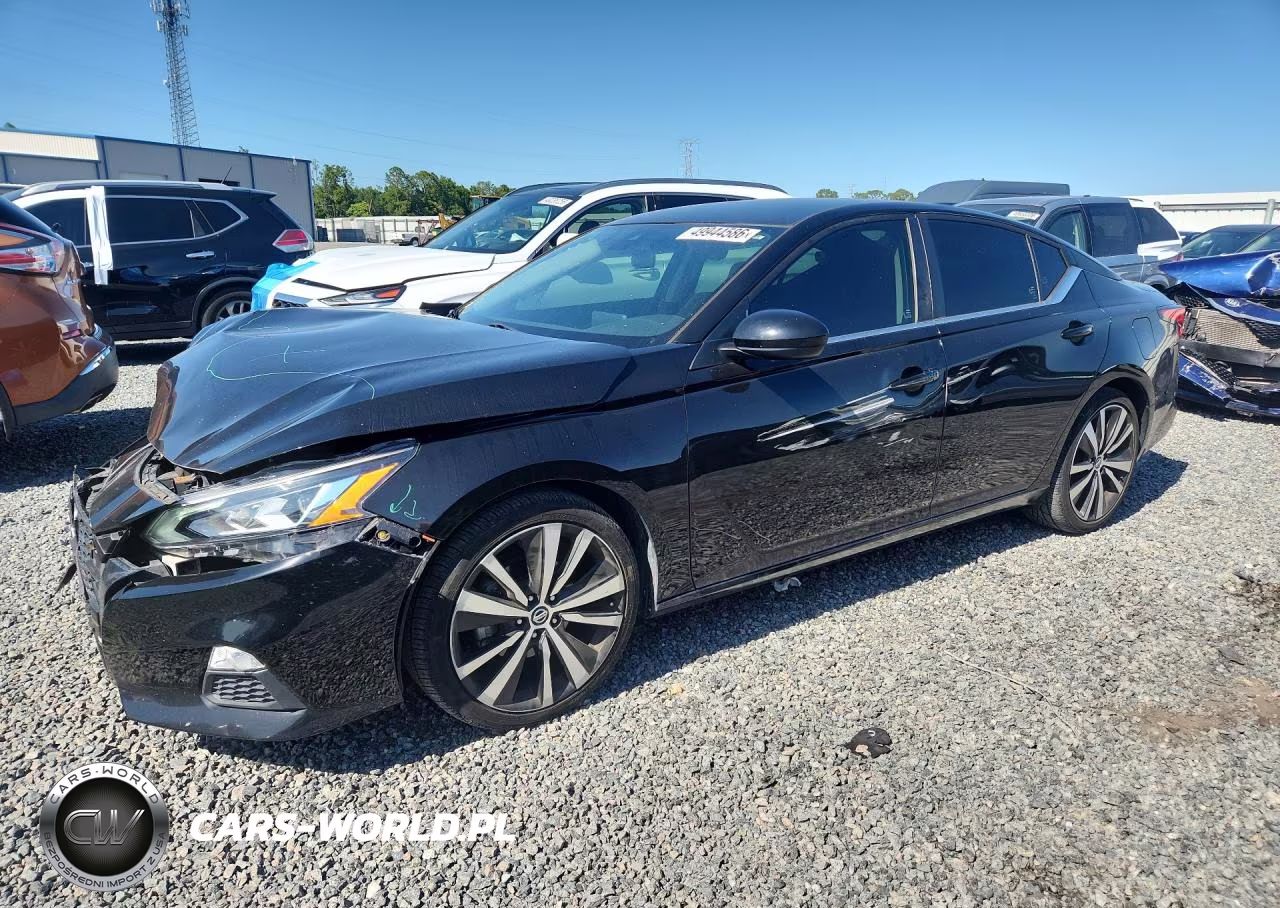 2022 Nissan Altima Sr