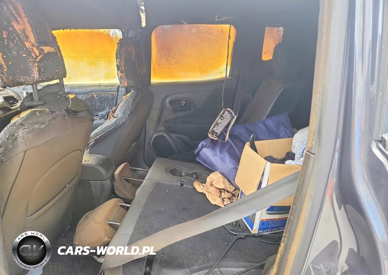 2022 Jeep Renegade Limited VIN:ZACNJDD14NPN91123 - 10
