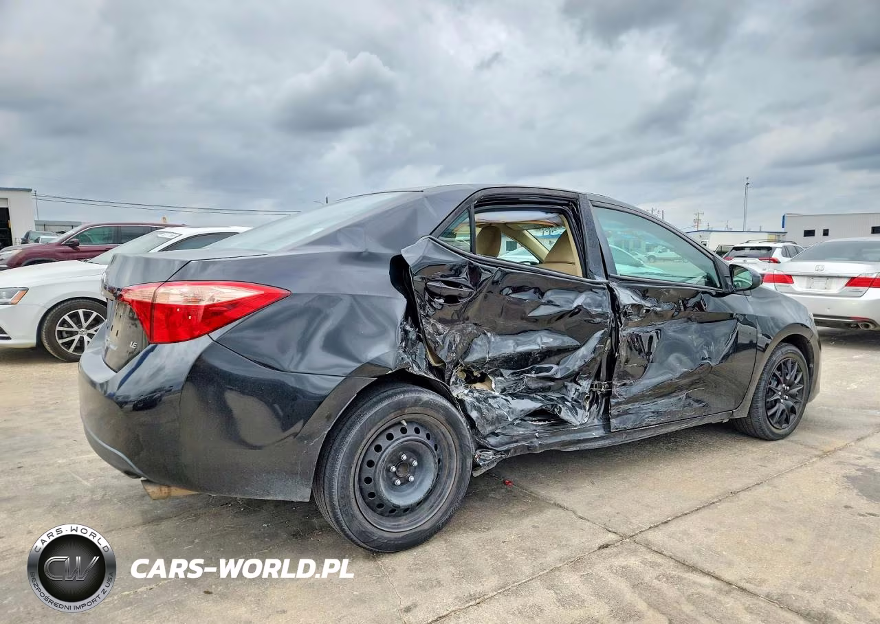 2017 Toyota Corolla Le VIN:2T1BURHE5HC948204 - 3