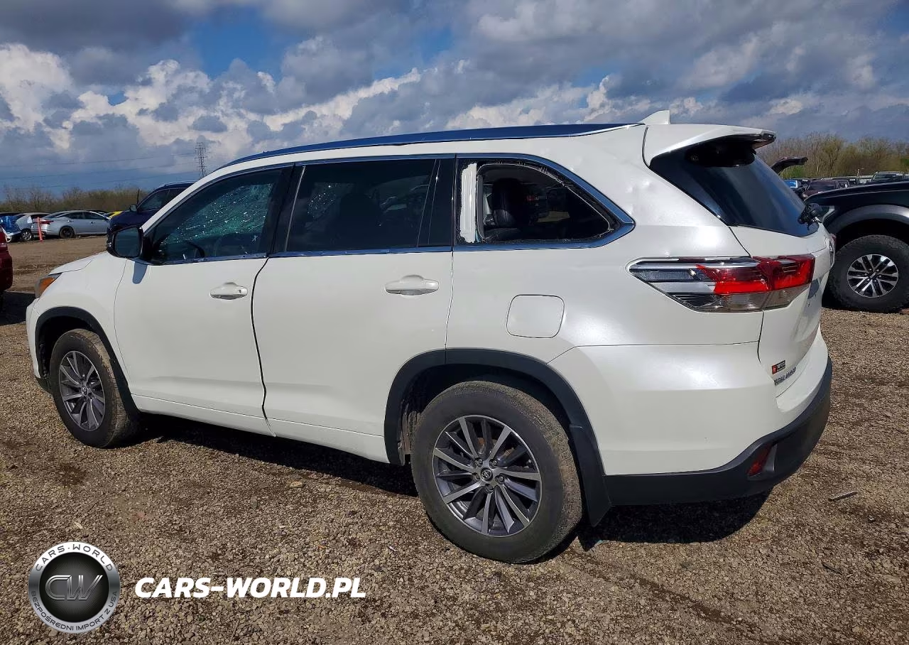 2018 Toyota Highlander Xle VIN:5TDJZRFH0JS525747 - 2