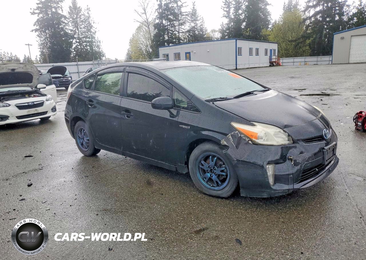 2015 Toyota Prius Two VIN:JTDKN3DU3F1982067 - 4