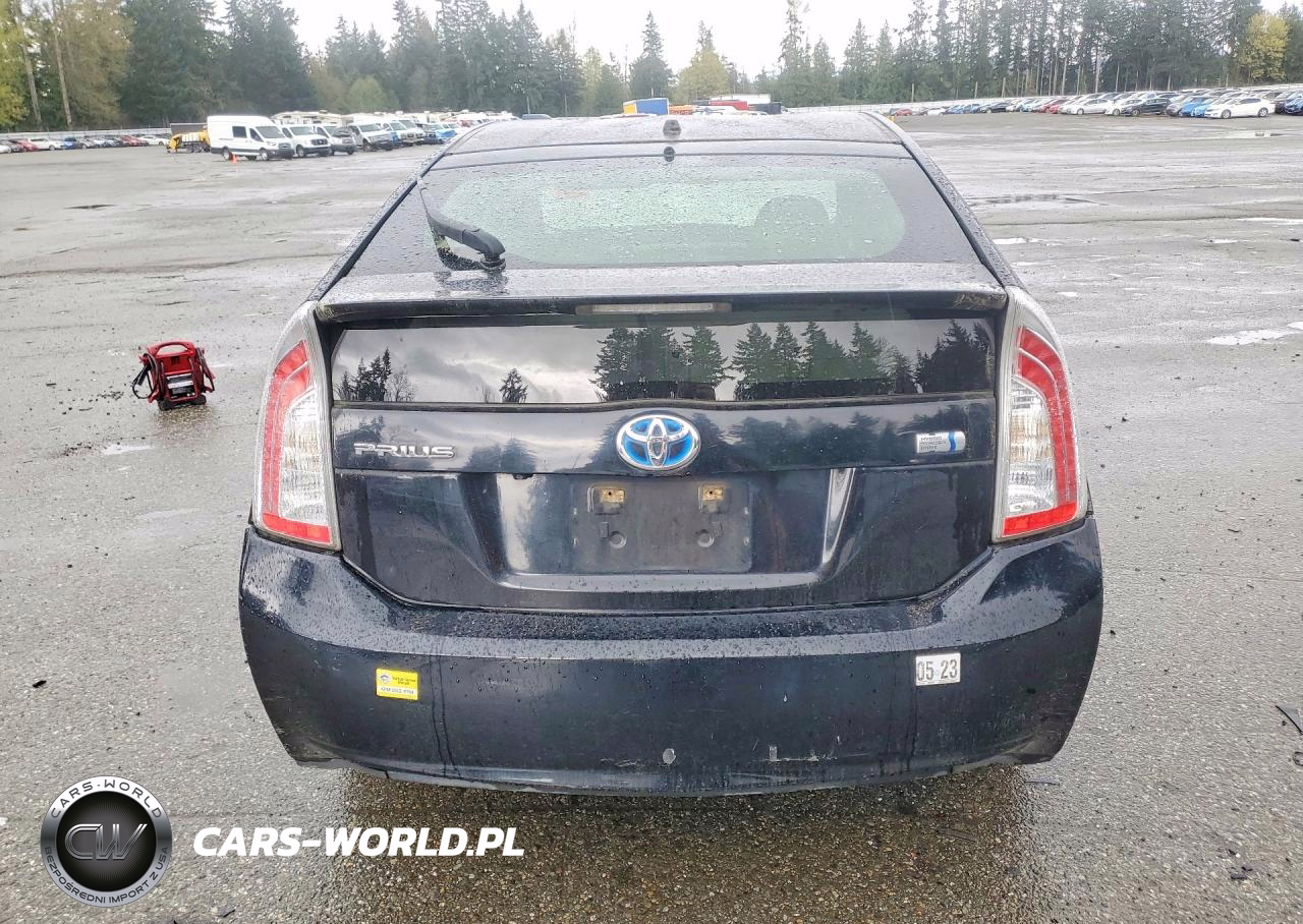 2015 Toyota Prius Two VIN:JTDKN3DU3F1982067 - 6