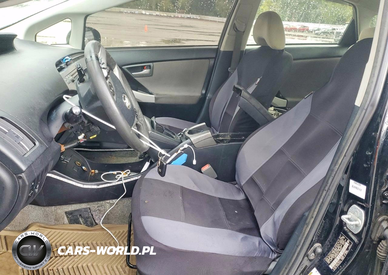 2015 Toyota Prius Two VIN:JTDKN3DU3F1982067 - 7