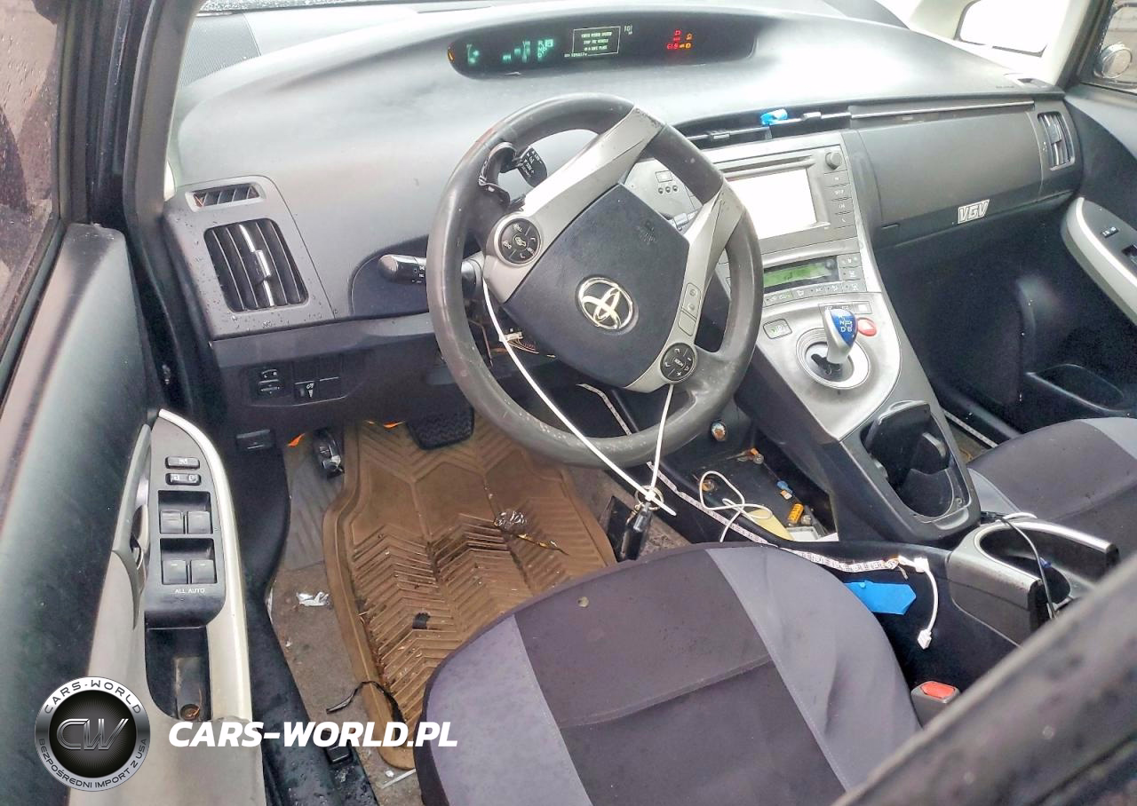 2015 Toyota Prius Two VIN:JTDKN3DU3F1982067 - 8