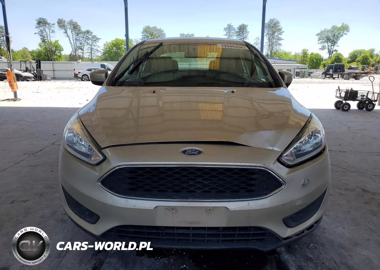 2018 Ford Focus Se VIN:1FADP3F2XJL265716 - 5