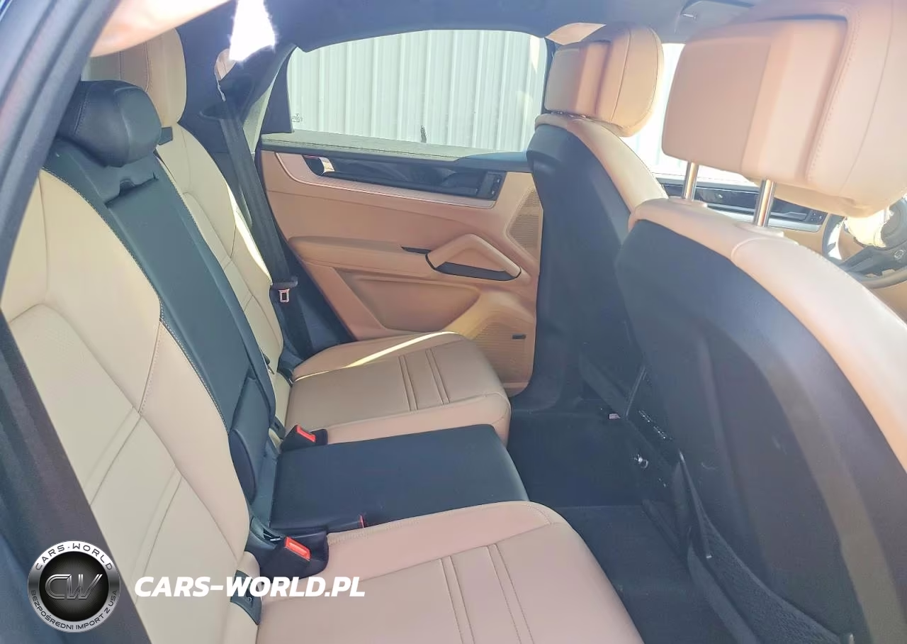 2024 Porsche Cayenne Coupe VIN:WP1BA2AY7RDA55877 - 11
