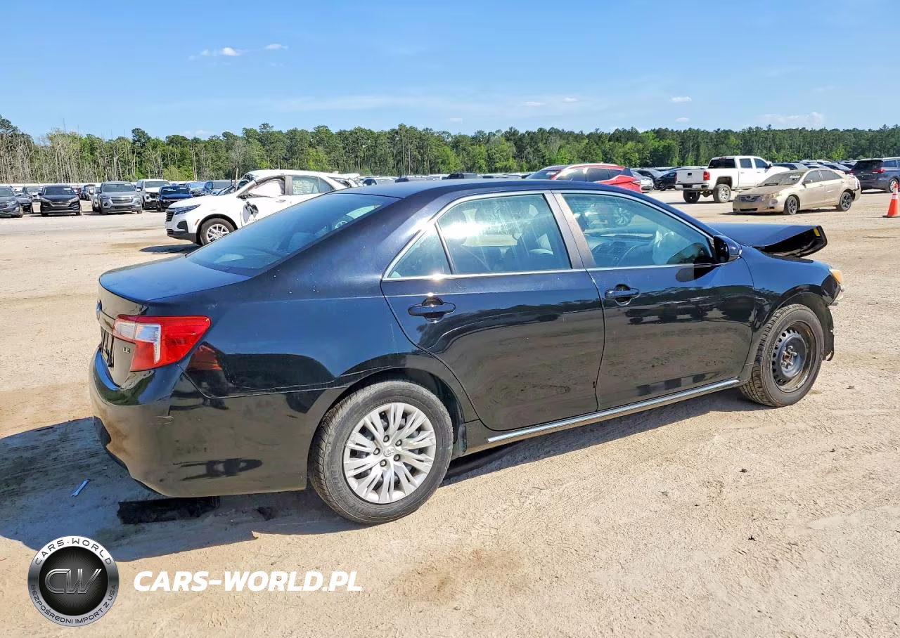 2014 Toyota Camry Le VIN:4T4BF1FK8ER410861 - 3