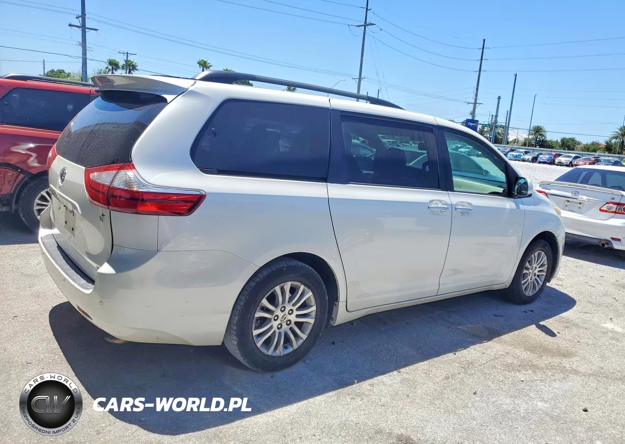 2015 Toyota Sienna Xle 8-Passenger VIN:5TDYK3DC9FS677749 - 3