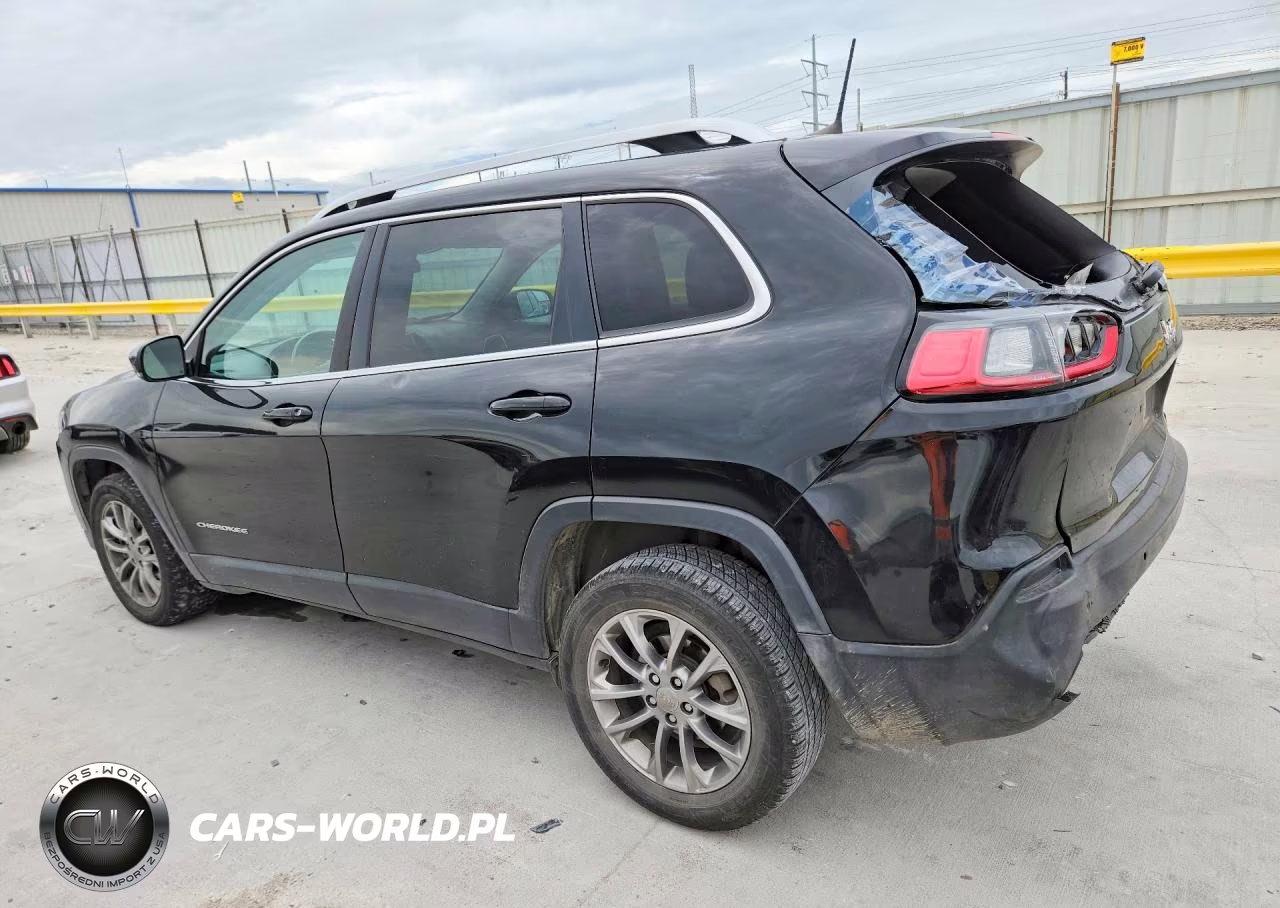 2019 Jeep Cherokee Latitude Plus VIN:1C4PJLLB8KD357853 - 2
