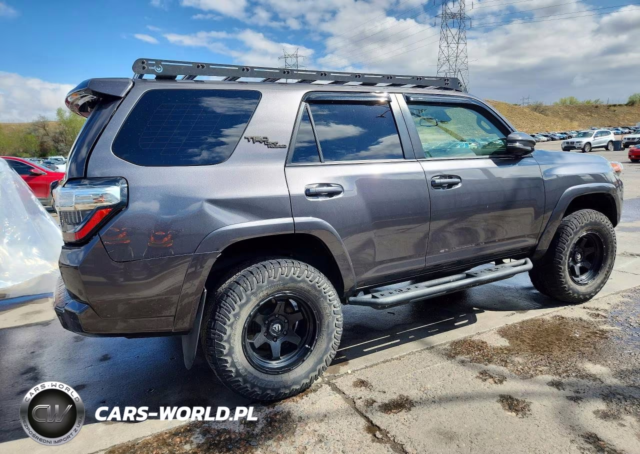 2020 Toyota 4Runner Trd Off-Road Premium VIN:JTEBU5JR5L5823341 - 3