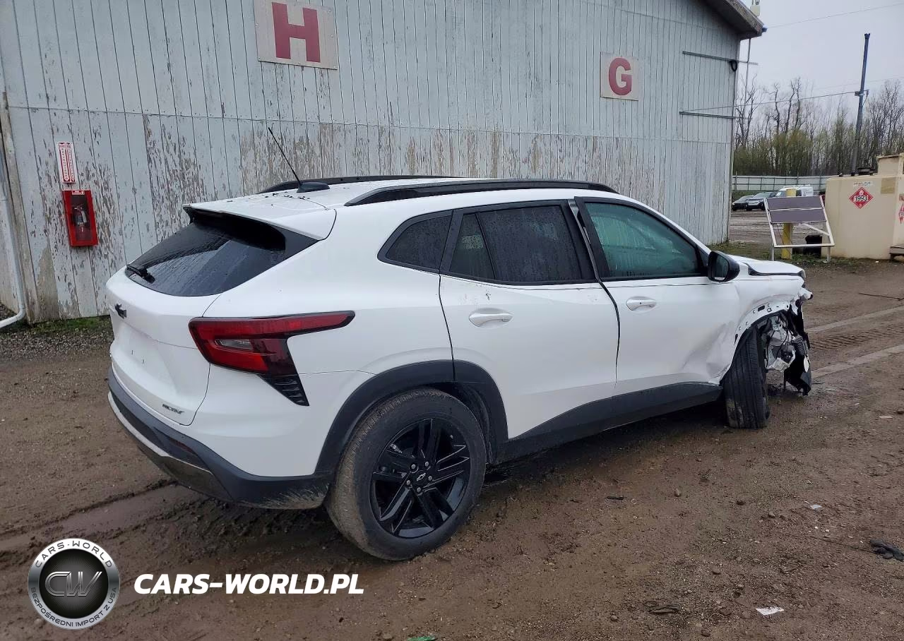2025 Chevrolet Trax Activ VIN:KL77LKEP6SC338279 - 3
