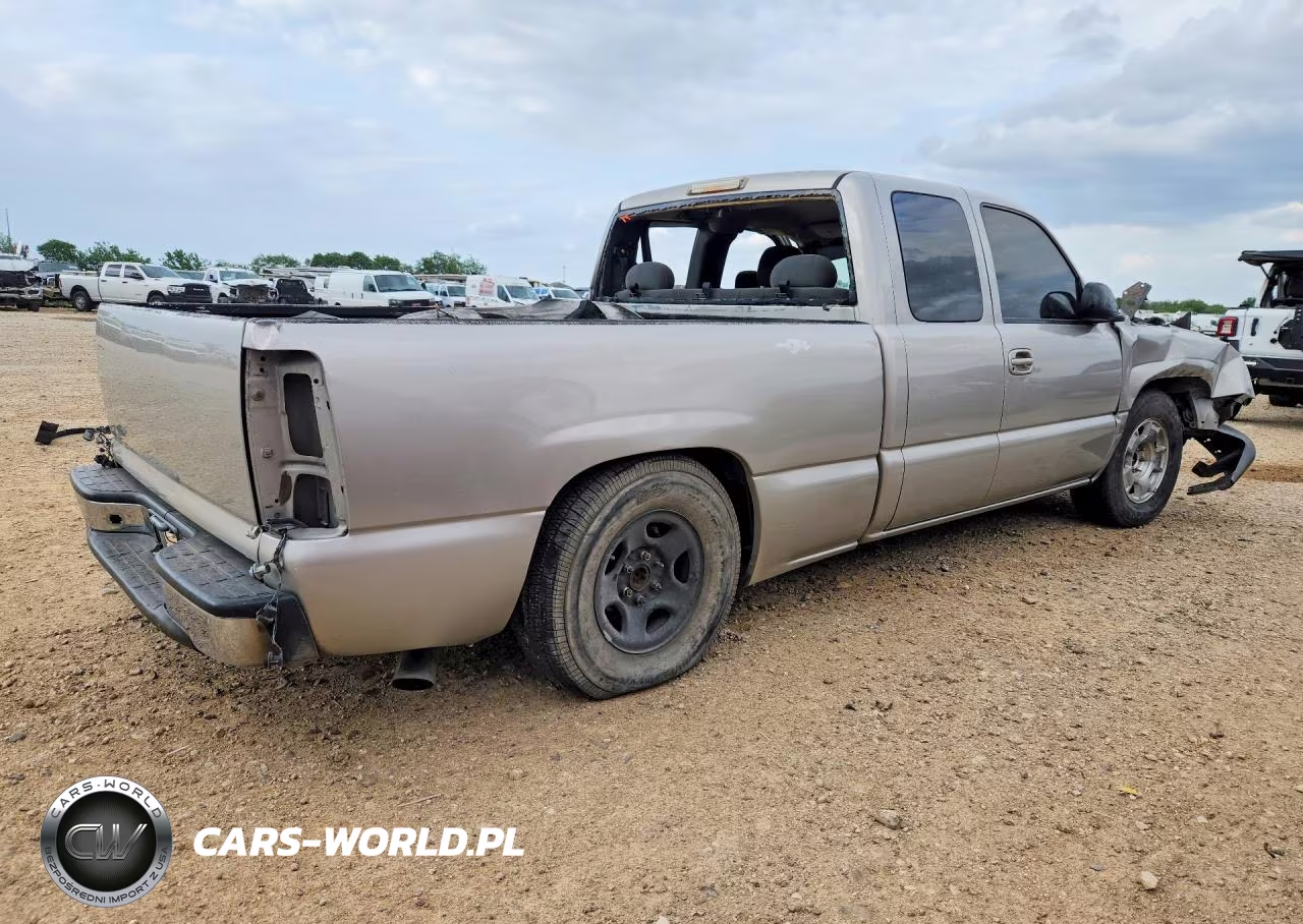 2004 Chevrolet Silverado C1500 VIN:2GCEC19V141178916 - 3
