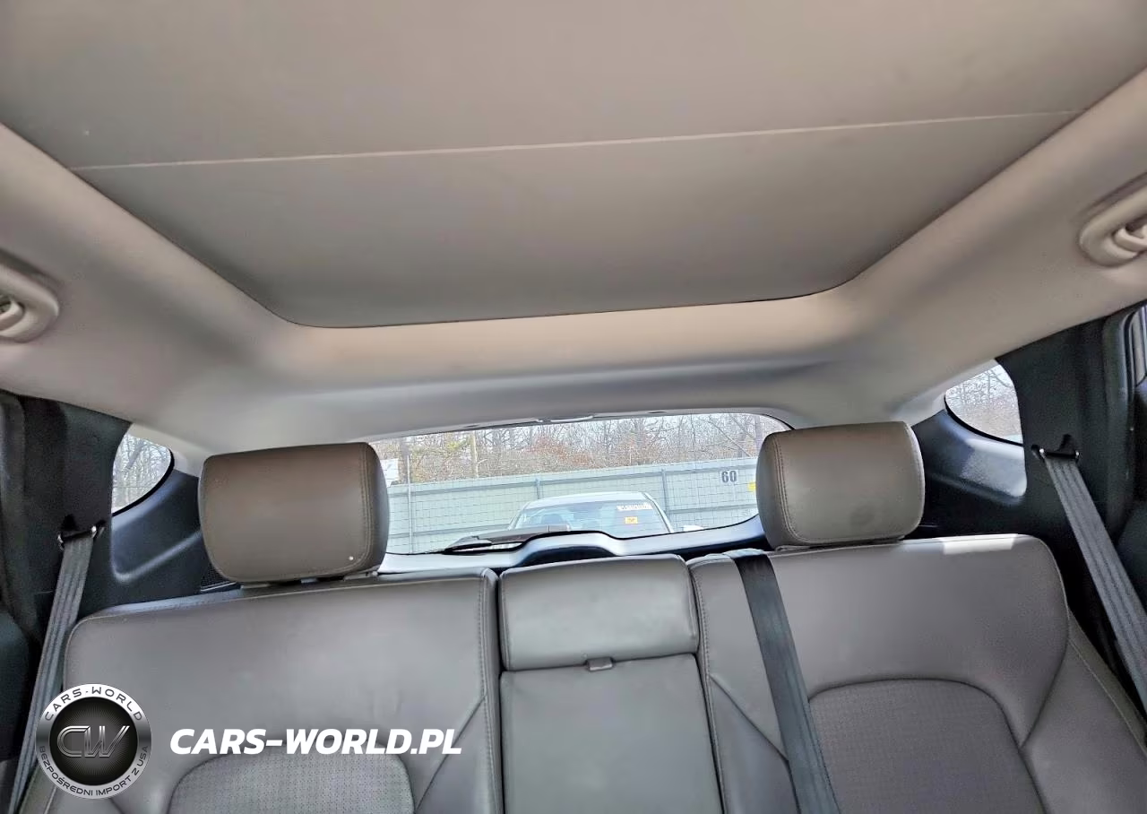 2016 Hyundai Santa Fe Sport 2.4L VIN:5XYZUDLB5GG375905 - 10