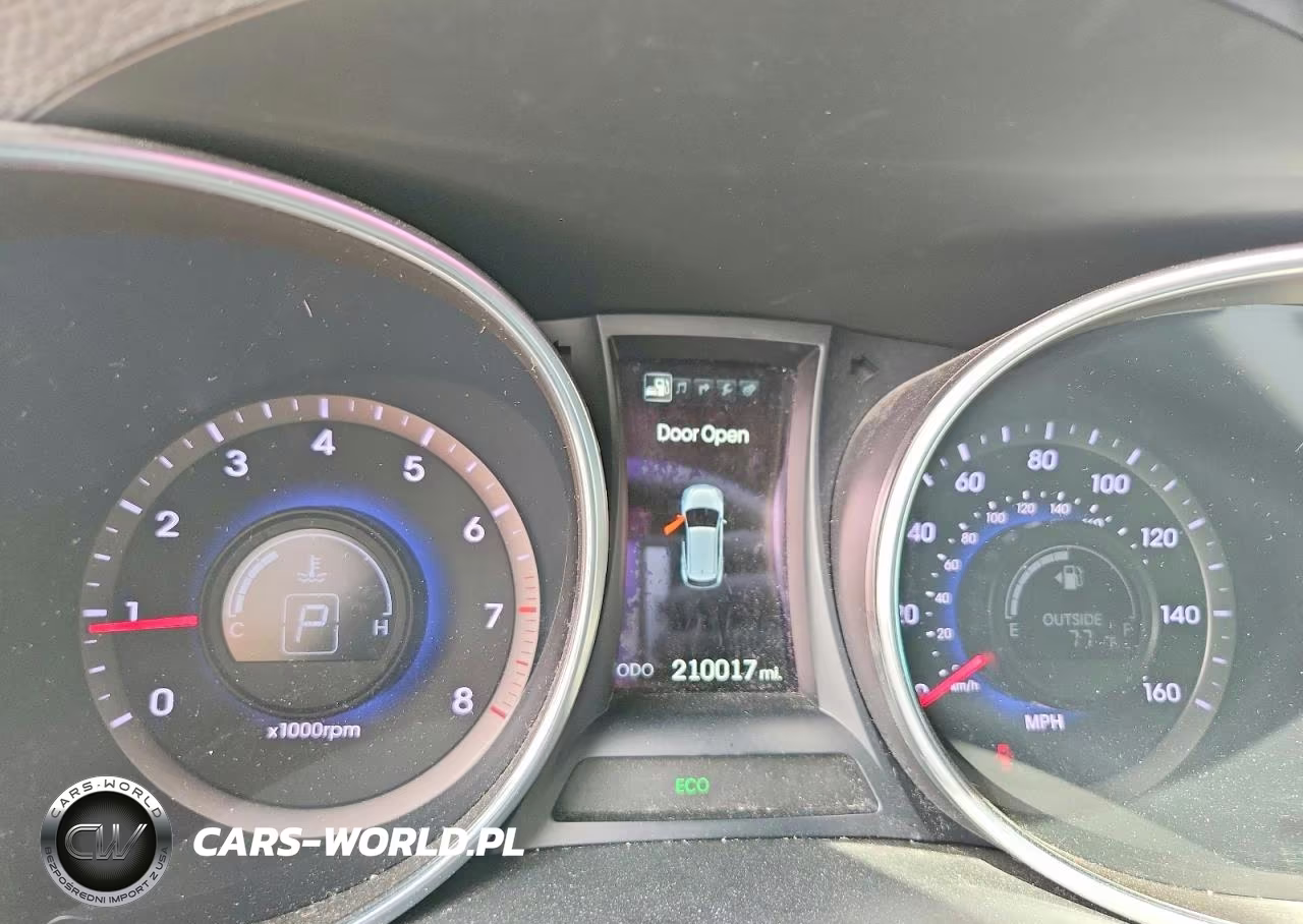 2016 Hyundai Santa Fe Sport 2.4L VIN:5XYZUDLB5GG375905 - 9