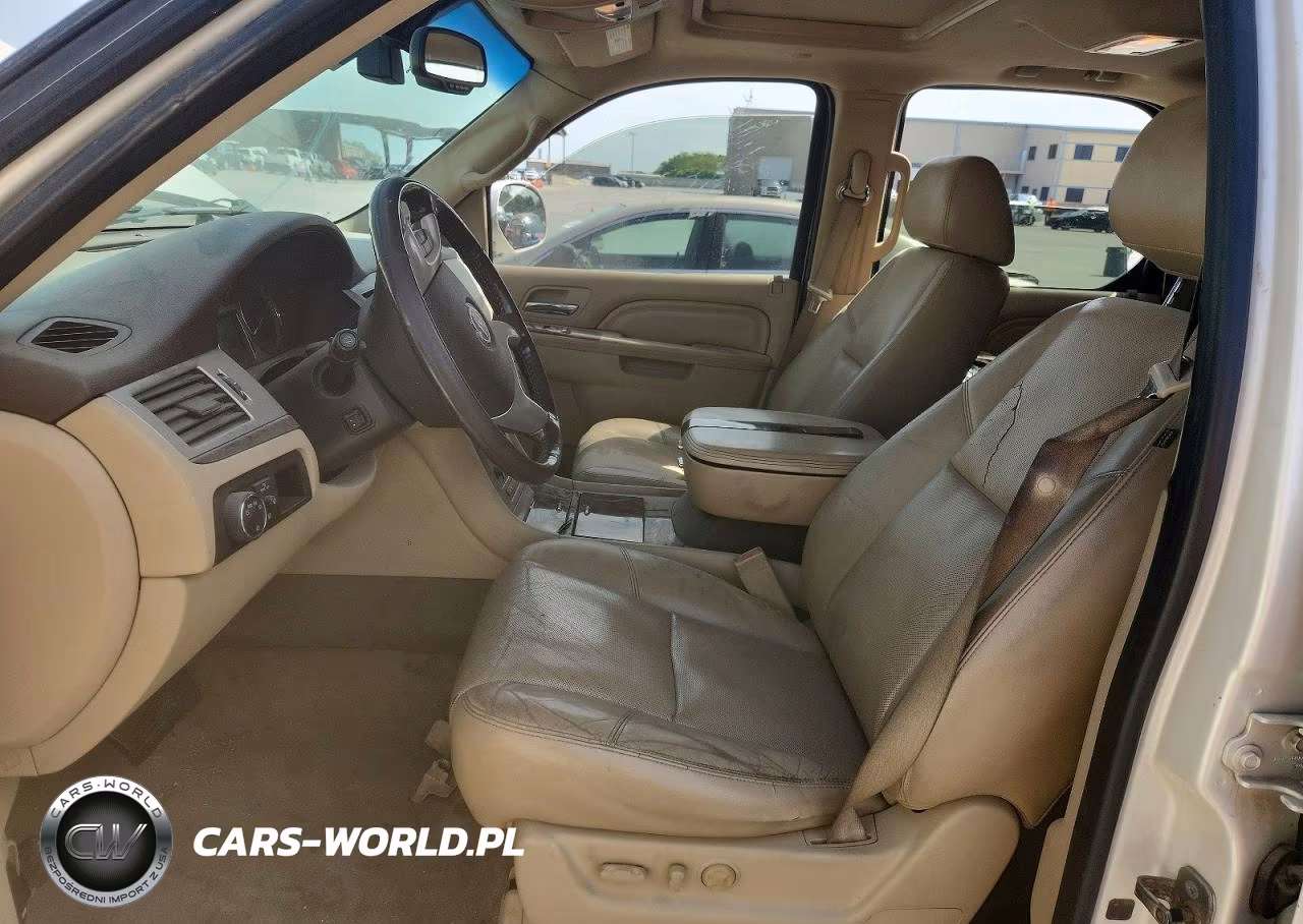 2011 Cadillac Escalade Luxury VIN:1GYS4BEF0BR319753 - 7