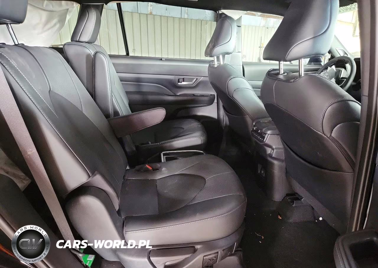 2026 Toyota Grand Highlander Hybrid Nightshade VIN:5TDACAB58TS079249 - 11