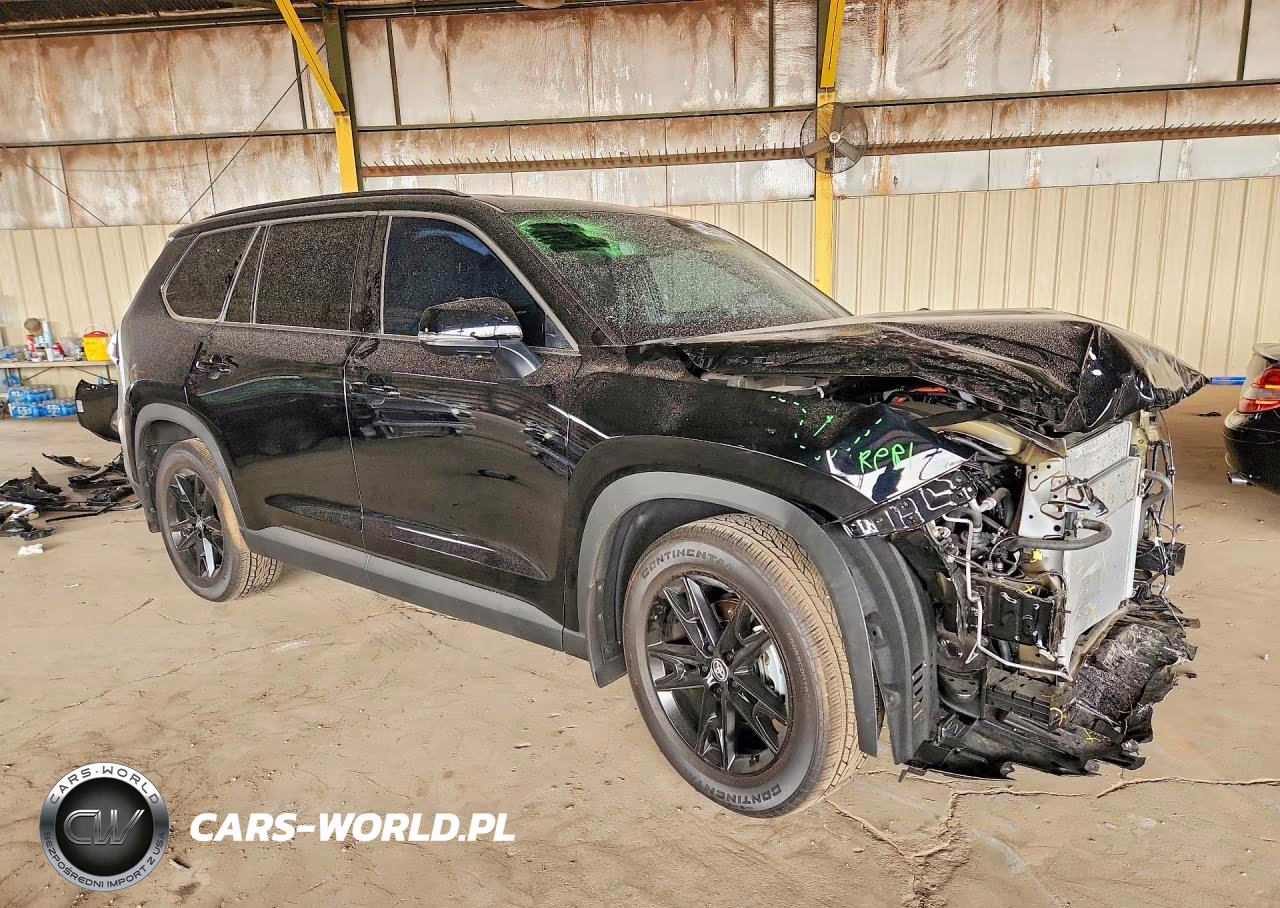 2026 Toyota Grand Highlander Hybrid Nightshade VIN:5TDACAB58TS079249 - 4