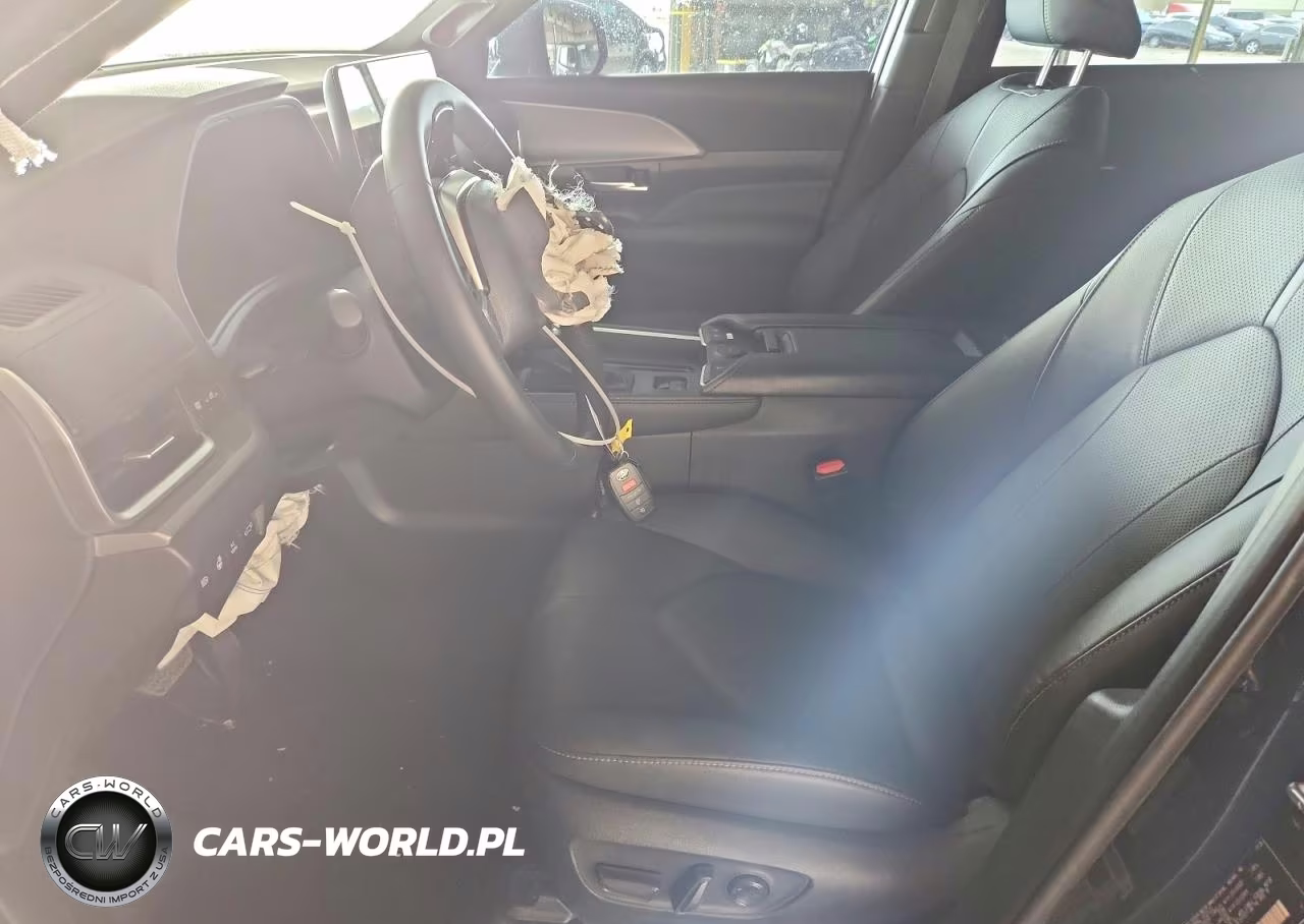 2026 Toyota Grand Highlander Hybrid Nightshade VIN:5TDACAB58TS079249 - 7