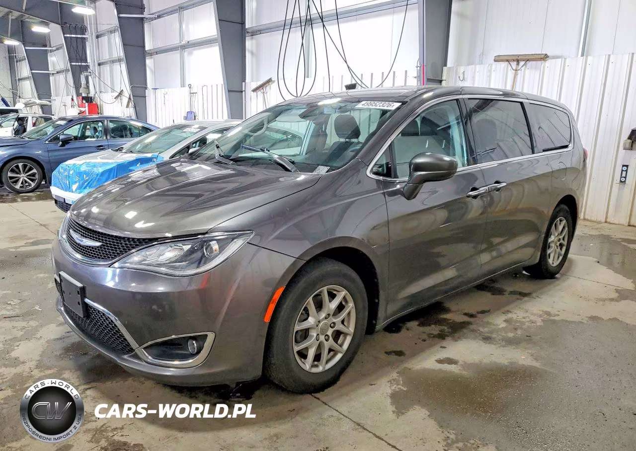 2020 Chrysler Pacifica Touring